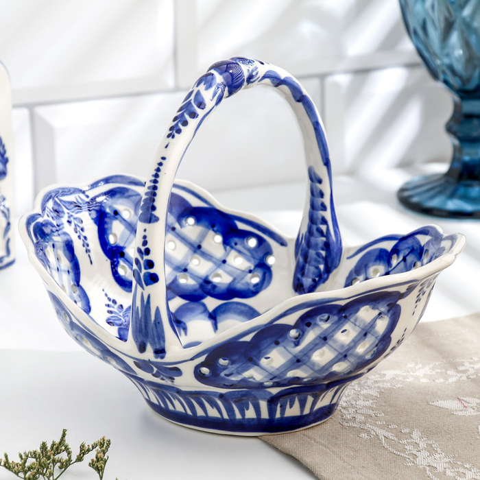 Корзинка овальная, гжель, фарфор, 16х21 см Корзинка овальная, гжель, фарфор, 16х21 см