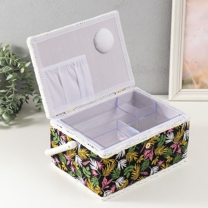 Шкатулка для рукоделия Шкатулка для рукоделия "Лесные веточки на чёрном" 19х26х14,5 см