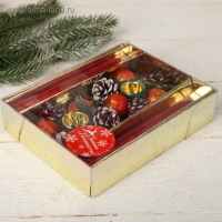 Свеча новогодняя с подсвечником "Красные шары и шишки" (набор 4 шт) 4х13,5х17 см, красный