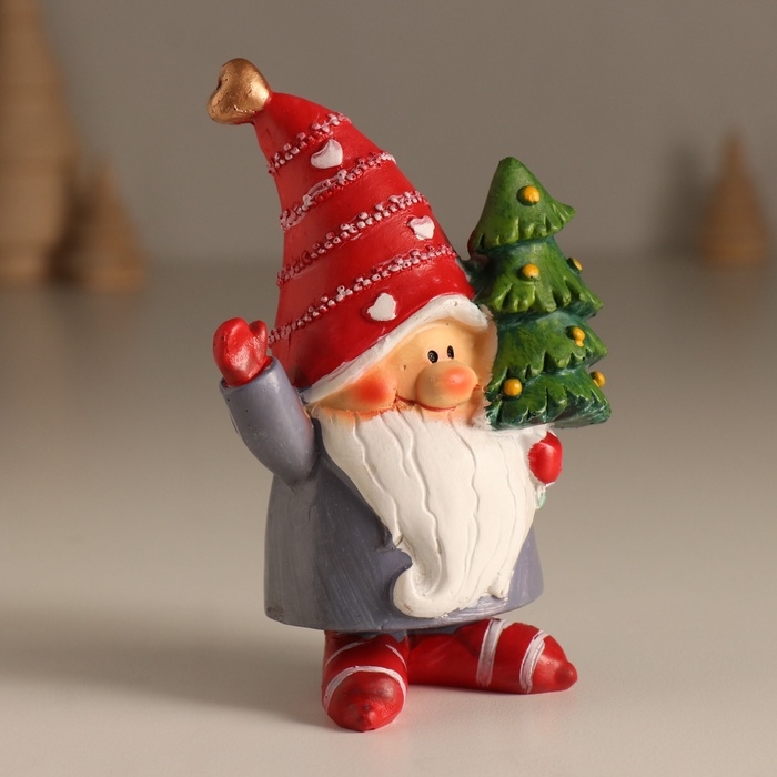 Сувенир полистоун "Дед Мороз с ёлочкой" 11,5х6,5х5 см