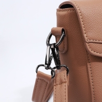 Сумка-мессенджер на магните, цвет бежевый Сумка-мессенджер на магните, цвет бежевый