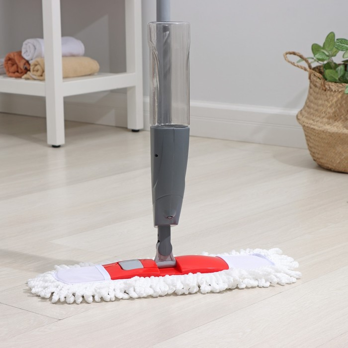 Швабра для мытья пола с распылителем Доляна, насадка из микрофибры 40&times;10 см, металлическая ручка 124 см, цвет МИКС