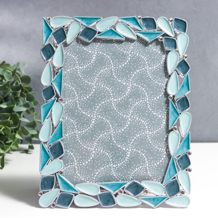 Фоторамка пластик под металл 15х20 см Фоторамка пластик под металл 15х20 см "Геометрия" серебро и голубой перламутр 24,5х19,5х1 см 47809