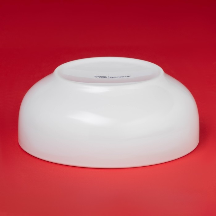 Салатник новогодний Доляна &laquo;Сани Деда Мороза&raquo;, 580 мл, 15,5&times;6 см, фарфор, цвет белый