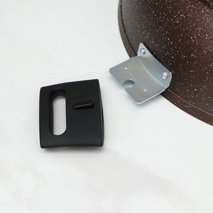 Сотейник, d=30 cм, h=8,5 см, съёмные ручки, стеклянная крышка, антипригарное покрытие, цвет коричневый Сотейник, d=30 cм, h=8,5 см, съёмные ручки, стеклянная крышка, антипригарное покрытие, цвет коричневый