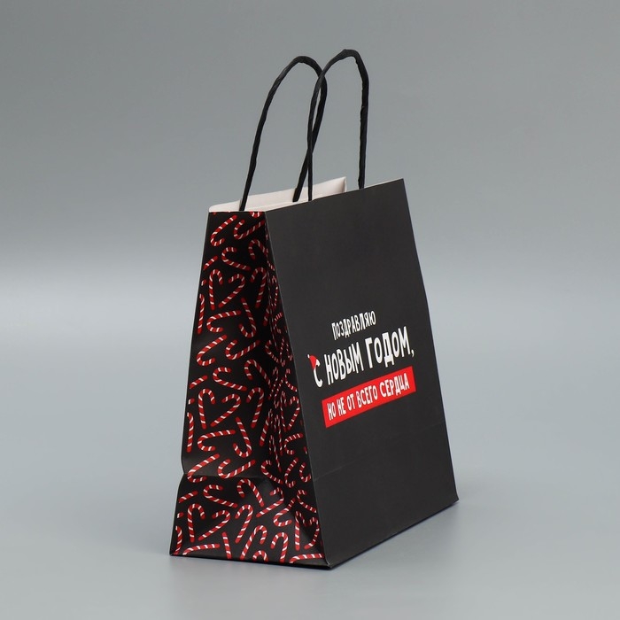 Пакет подарочный новогодний крафтовый &laquo;Не от сердца&raquo;, 22 х 22 х 11 см, Новый год