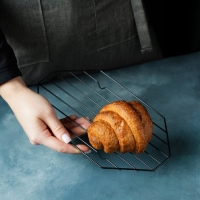 Решётка для глазирования и остывания кондитерских изделий KONFINETTA «Октаэдр», 25×15×1,8 см, цвет чёрный Решётка для глазирования и остывания кондитерских изделий KONFINETTA «Октаэдр», 25×15×1,8 см, цвет чёрный