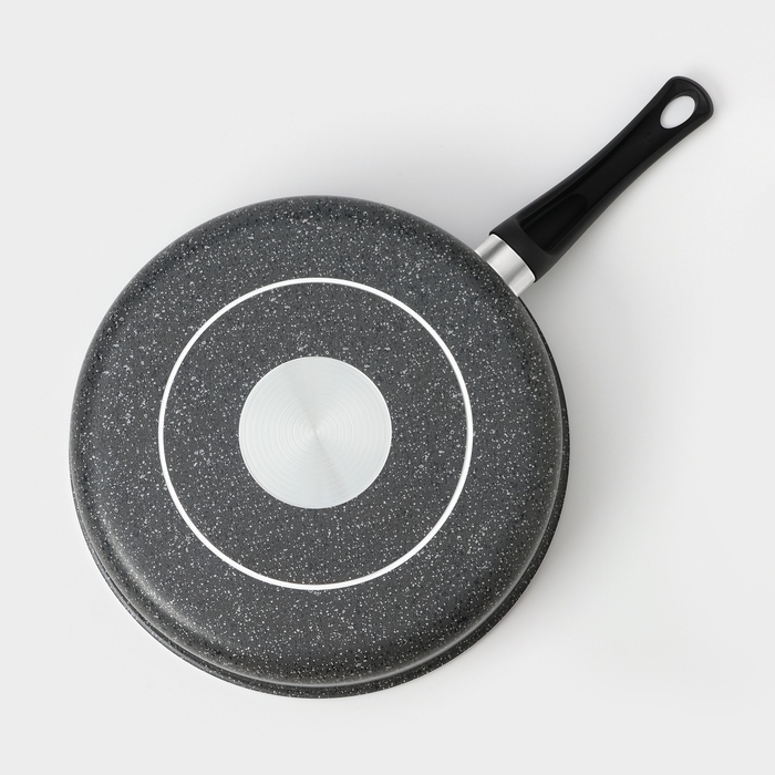 Сотейник Granit, d=28 см, с антипригарным покрытием, стеклянная крышка, цвет серый Сотейник Granit, d=28 см, с антипригарным покрытием, стеклянная крышка, цвет серый