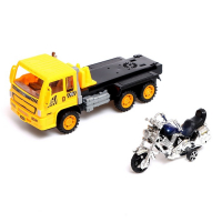 Грузовик радиоуправляемый &laquo;Эвакуатор&raquo;, с мотоциклом, работает от батареек, МИКС