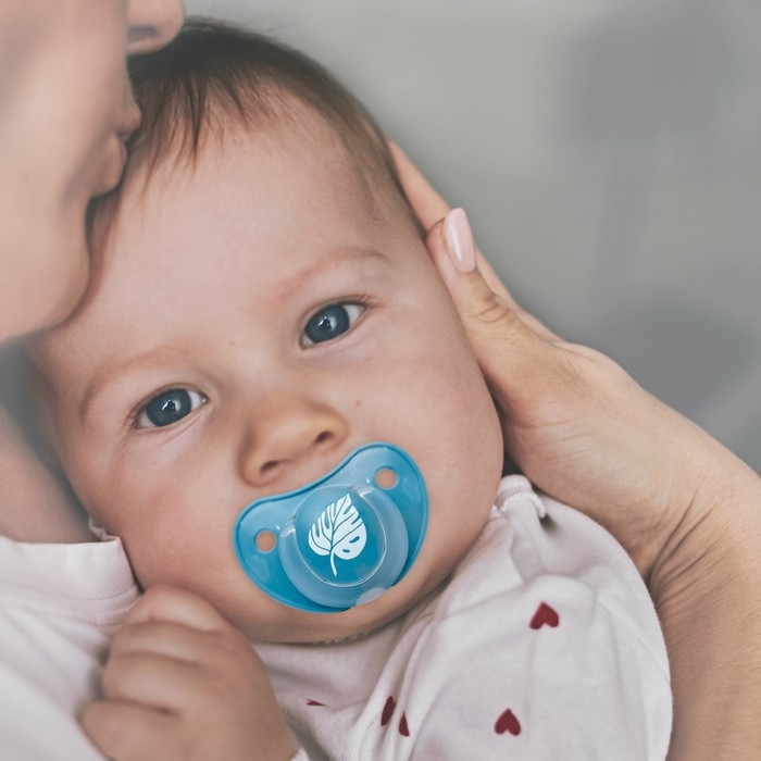 Соска - пустышка латексная классическая &laquo;Листочек&raquo;, от 3 мес., цвет синий