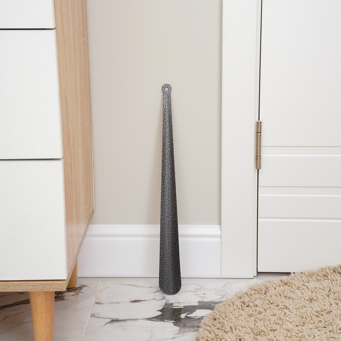 Ложка для обуви Доляна, с кольцом, металлическая, 45×5 см, покрытие антик серебро Ложка для обуви Доляна, с кольцом, металлическая, 45×5 см, покрытие антик серебро