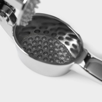 Пресс для чеснока Magistro Volt, нержавеющая сталь Пресс для чеснока Magistro Volt, нержавеющая сталь