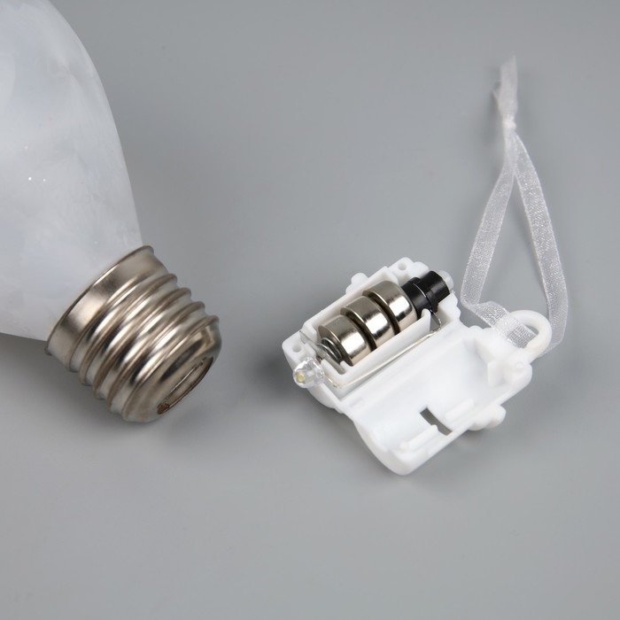 Елочный шар &laquo;Снежный шар&raquo; 7x14 см, 1 LED, LR44x3 (в комплекте), свечение тёплое белое