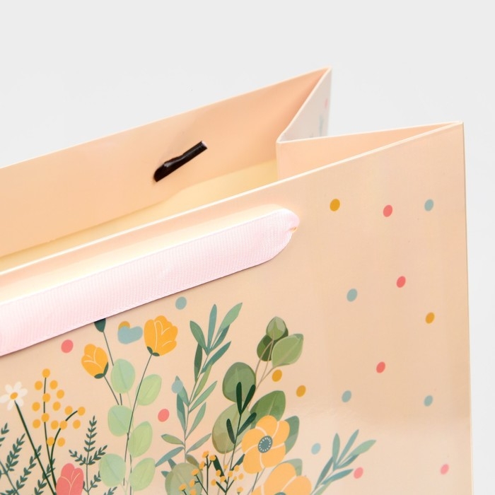 Пакет подарочный ламинированный вертикальный, упаковка, &laquo;Будь счастлива&raquo;, радужная голография, М 26 х 30 х 9 см