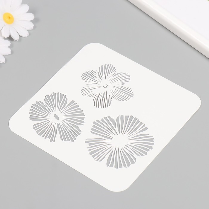 Трафарет пластиковый "Цветы", 15х15 см