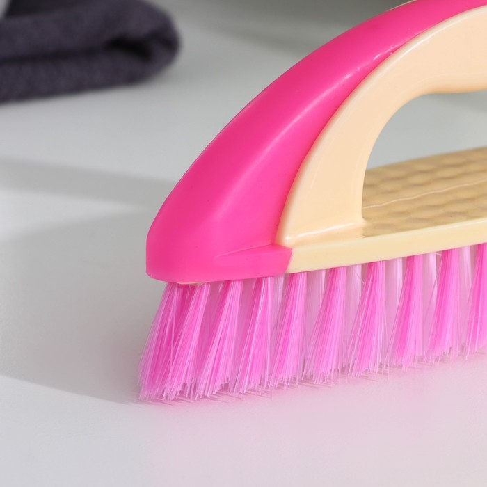 Щётка - утюжок Доляна, 17&times;6&times;8,5 см, цвет МИКС