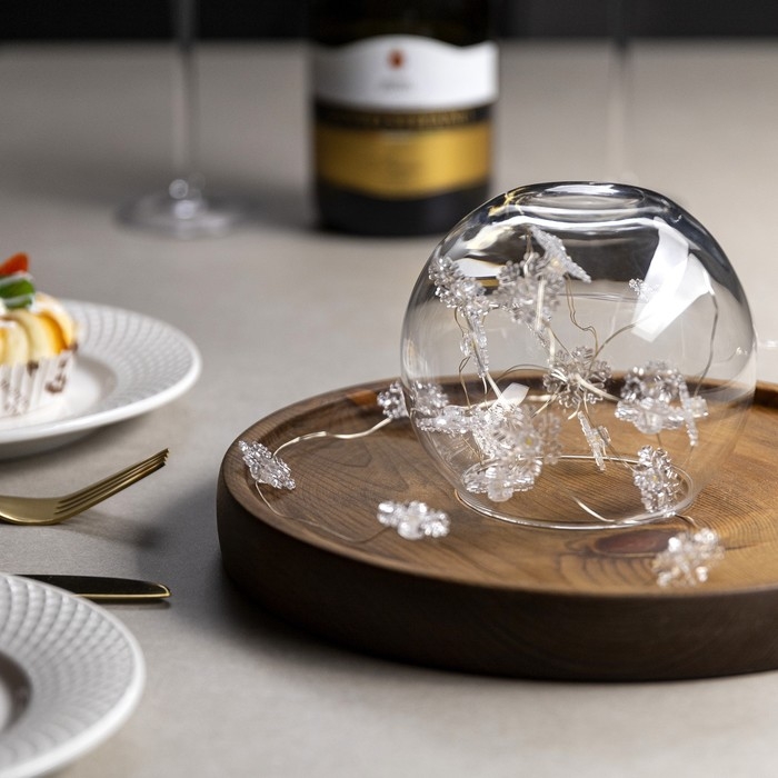 Гирлянда &laquo;Нить&raquo; 2 м роса с насадками &laquo;Снежинка&raquo;, IP20, серебристая нить, 20 LED, 2 режима, батарейки ААх2 (нет в комплекте), свечение тёплое белое