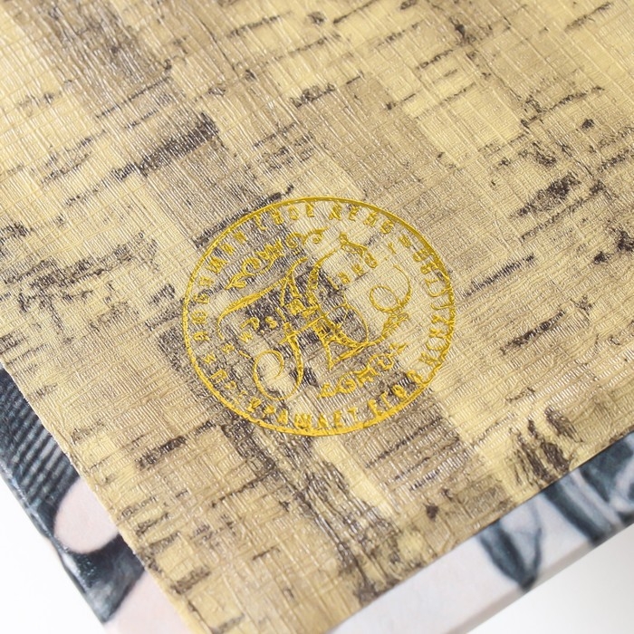 Сейф-книга дерево кожзам Сейф-книга дерево кожзам "Биткоин и доллар" 21х13х5 см