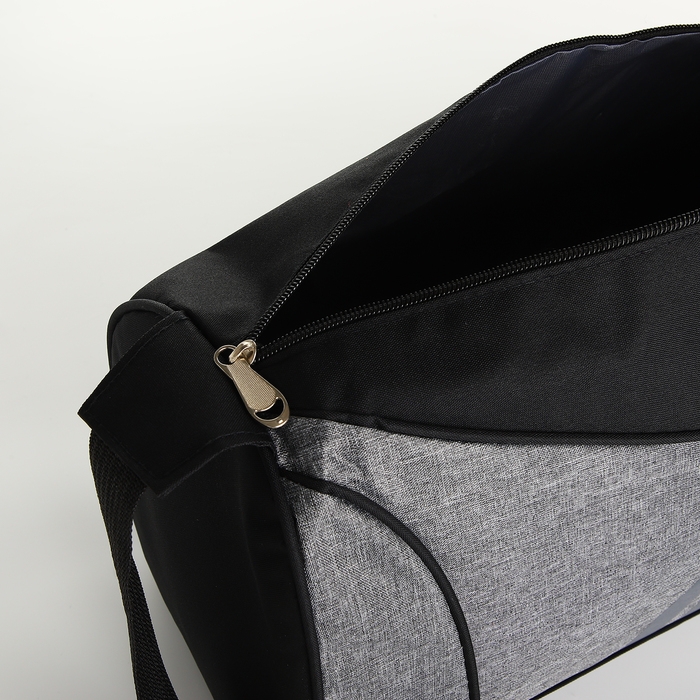 Сумка спортивная на молнии, регулируемый ремень, средний размер, цвет чёрный/серый Сумка спортивная на молнии, регулируемый ремень, средний размер, цвет чёрный/серый