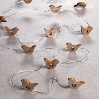 Гирлянда «Нить» 2 м роса с насадками «Птичка», IP20, серебристая нить, 20 LED, батарейки ААх2 (нет в комплекте), свечение тёплое белое Гирлянда «Нить» 2 м роса с насадками «Птичка», IP20, серебристая нить, 20 LED, батарейки ААх2 (нет в комплекте), свечение тёплое белое