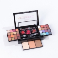 Набор профессиональной косметики"Miss Young" №18 Набор профессиональной косметики"Miss Young" №18