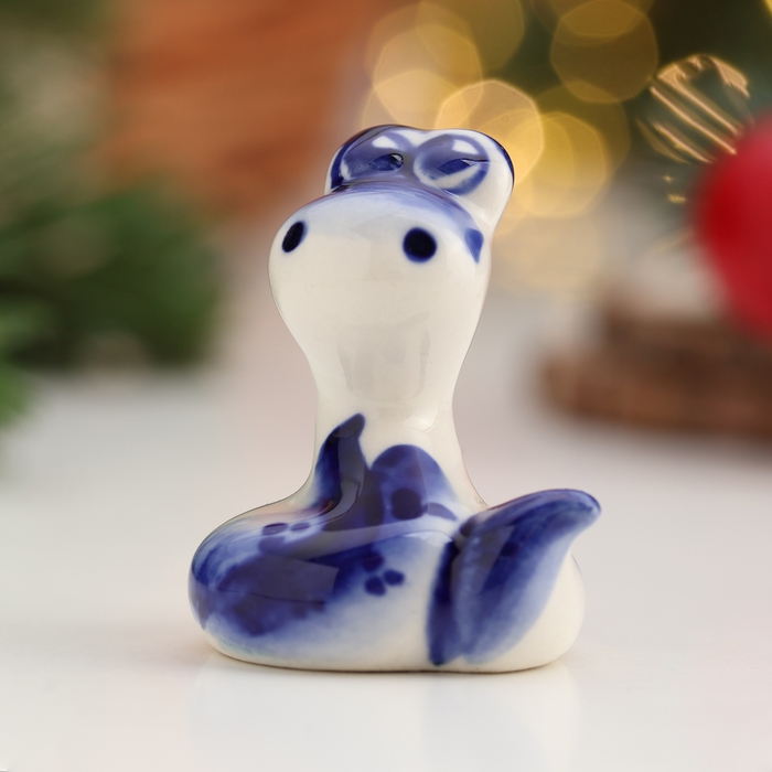 Новый год. Сувенир символ года Новый год. Сувенир символ года "Змея Пупс", вид 2, гжель, 4 см