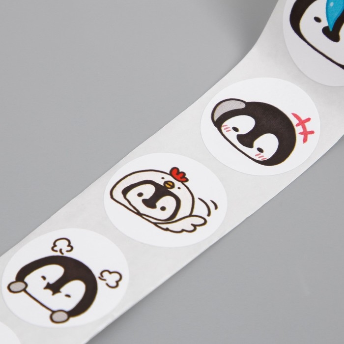 Наклейка бумага Наклейка бумага "Пингвинчики" d=2,5 см 500 шт в рулоне 3х5х5 см