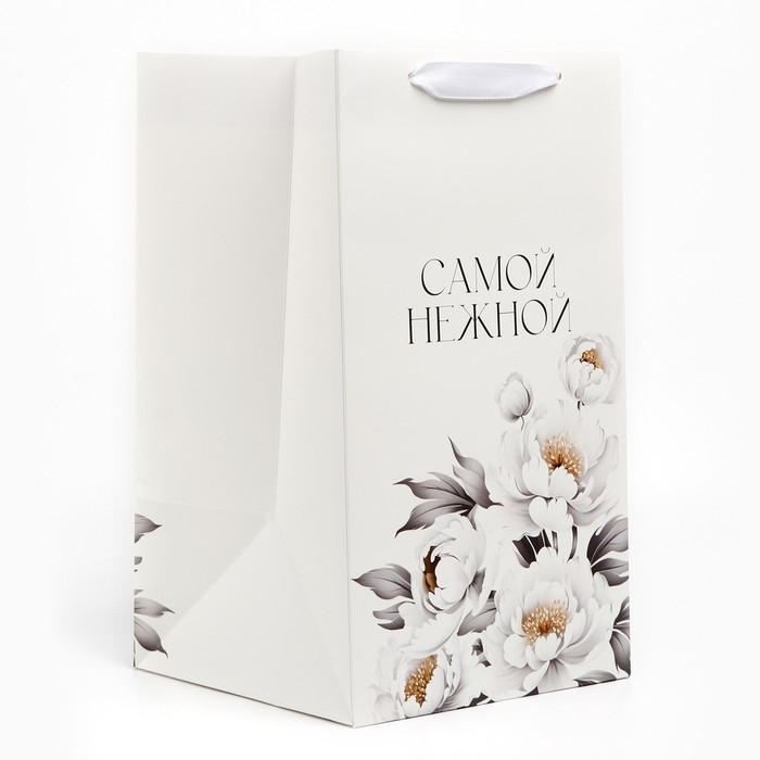Переноска для цветов с вкладышем для фиксации, «Самой нежной», белый, 35 х 20 х 20 см Переноска для цветов с вкладышем для фиксации, «Самой нежной», белый, 35 х 20 х 20 см