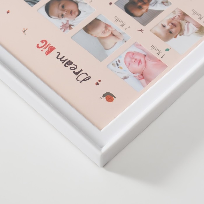 Фоторамка на 12 фото 3х3 см с штемп.подушкой Фоторамка на 12 фото 3х3 см с штемп.подушкой "Такой маленький" белая 2х38х20 см