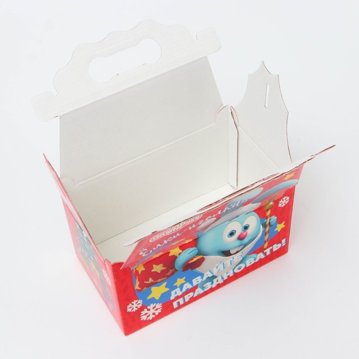 Новый год. Подарочная коробка Новогодняя Ларец простой Новый год. Подарочная коробка Новогодняя Ларец простой "Смешарики" лицензия 20 х 12 х 17 см (+5,5 см).