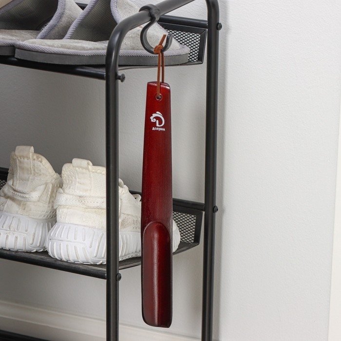 Ложка для обуви Доляна, с петелькой, деревянная, 30&times;4 см, цвет коричневый