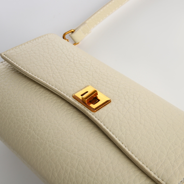 Сумка женская мессенджер на клапане TEXTURA, средний размер, цвет молочный Сумка женская мессенджер на клапане TEXTURA, средний размер, цвет молочный