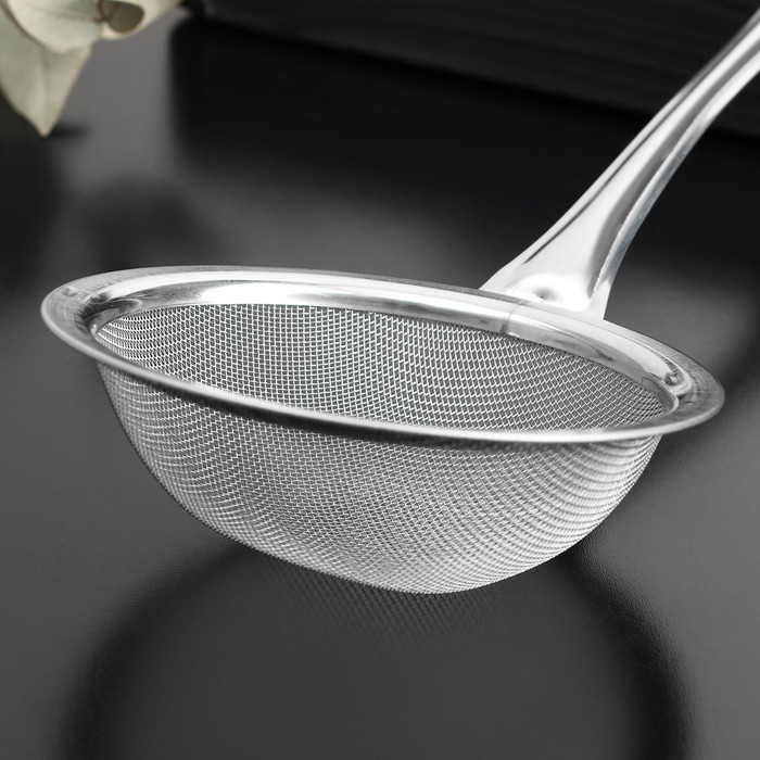 Сито для просеивания с ручкой Доляна «Фире», d=11 см, цвет серебристый Сито для просеивания с ручкой Доляна «Фире», d=11 см, цвет серебристый