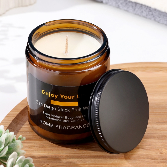 Свеча ароматическая в банке Свеча ароматическая в банке "Черная фруктовая древесина Сан-Диего", 7х9 см