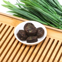 Китайский выдержанный чай "Шу Пуэр" шар, Юньнань, 50 г (+ - 5 г) (набор 8 шт), 2017 г Китайский выдержанный чай "Шу Пуэр" шар, Юньнань, 50 г (+ - 5 г) (набор 8 шт), 2017 г