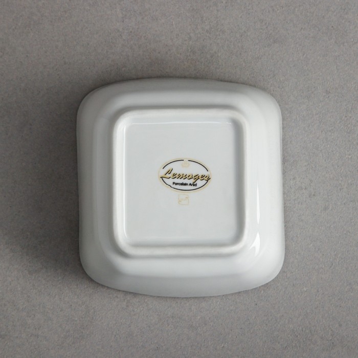 Соусник квадратный «Волна», 250 мл, фарфор, Иран Соусник квадратный «Волна», 250 мл, фарфор, Иран