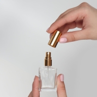Флакон для парфюма, с распылителем, 15 мл, цвет золотистый Флакон для парфюма, с распылителем, 15 мл, цвет золотистый
