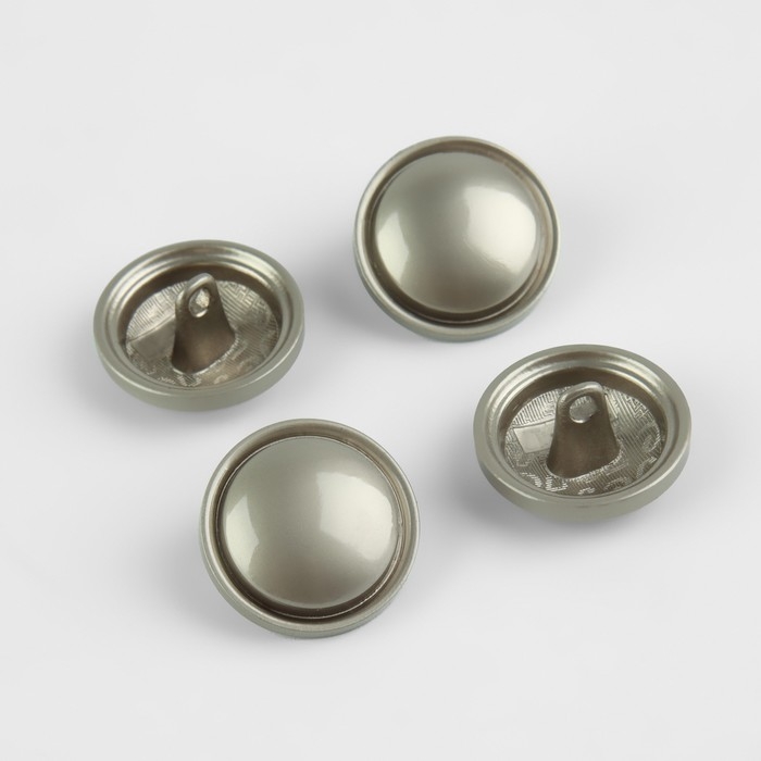 Набор металлических пуговиц на ножке, d = 18 мм, 4 шт, матовые, цвет серебряный Набор металлических пуговиц на ножке, d = 18 мм, 4 шт, матовые, цвет серебряный