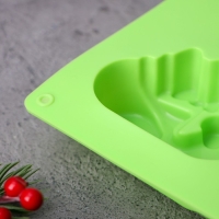 Форма для выпечки новогодняя Доляна &laquo;Новый год&raquo;, силикон, 27&times;17&times;3 см, 6 ячеек (8&times;7&times;3 см), цвет зелёный