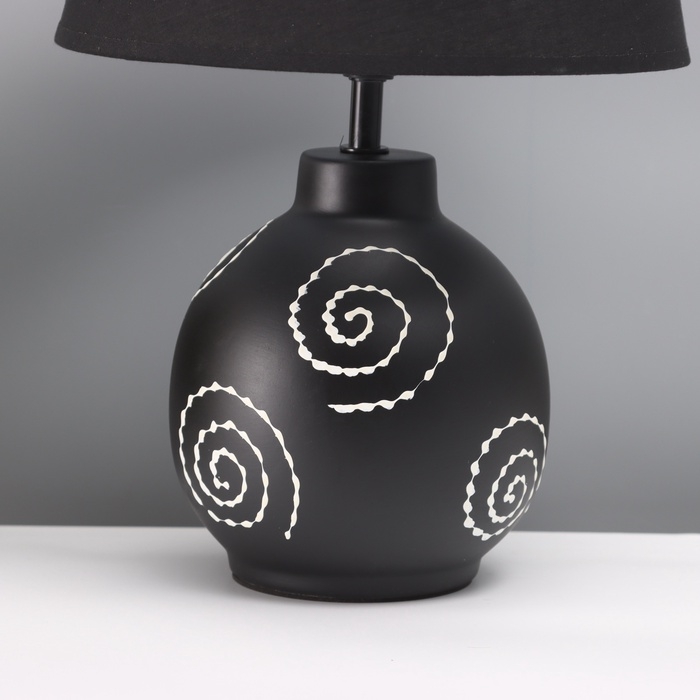 Лампа настольная "Луиза" 1х40Вт Е27 черный/белый 25х25х38,,5см