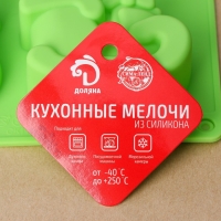 Форма для выпечки новогодняя Доляна &laquo;Новый год&raquo;, силикон, 27&times;17&times;3 см, 6 ячеек (8&times;7&times;3 см), цвет зелёный