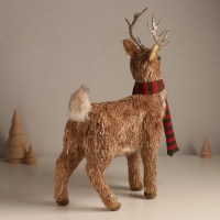 Декор "Олень с серебристыми рогами, в шарфике" 18х10х38 см Декор "Олень с серебристыми рогами, в шарфике" 18х10х38 см