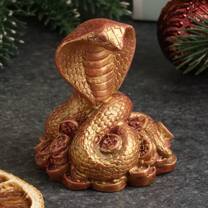 Фигура Фигура "Змея Кобра на деньгах" бордовый с позолотой, 8х5х5см