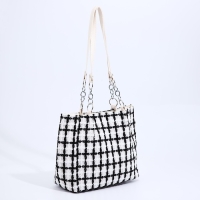 Сумка-тоут на магните, цвет белый Сумка-тоут на магните, цвет белый