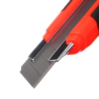 Нож канцелярский 18мм, пластиковый, фиксатор, прорезиненный, TOP Нож канцелярский 18мм, пластиковый, фиксатор, прорезиненный, TOP