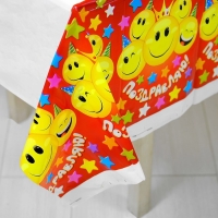 Скатерть одноразовая &laquo;Поздравляю&raquo;, смайлы, красная, 180*137 см