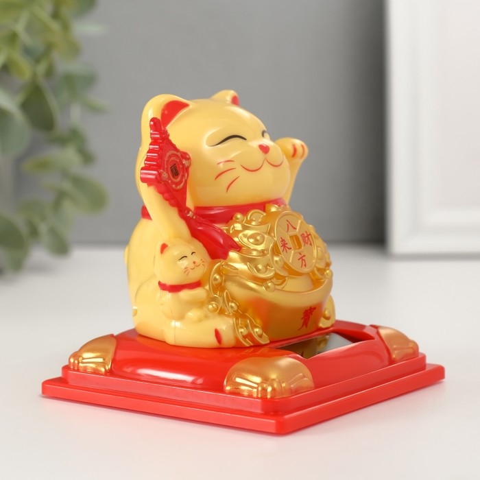 Маятник пластик Маятник пластик "Жёлтый Манэки-нэко с котятами и золотом" 8х8х8,2 см