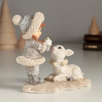Сувенир полистоун "Малышка и белый оленёнок" 12,5х6,5х11,5 см