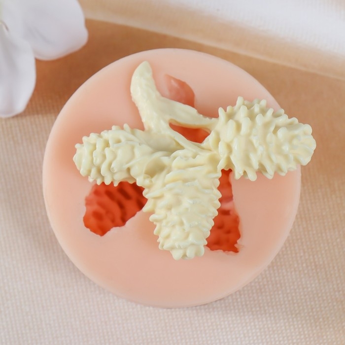 Молд силиконовый Молд силиконовый "Шишки Ольхи" 6х5,5 см МИКС