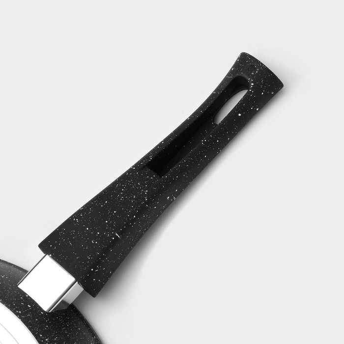 Сковорода кованая Magistro Dark, d=26 см, съёмная ручка soft-touch, антипригарное покрытие, индукция, цвет чёрный Сковорода кованая Magistro Dark, d=26 см, съёмная ручка soft-touch, антипригарное покрытие, индукция, цвет чёрный